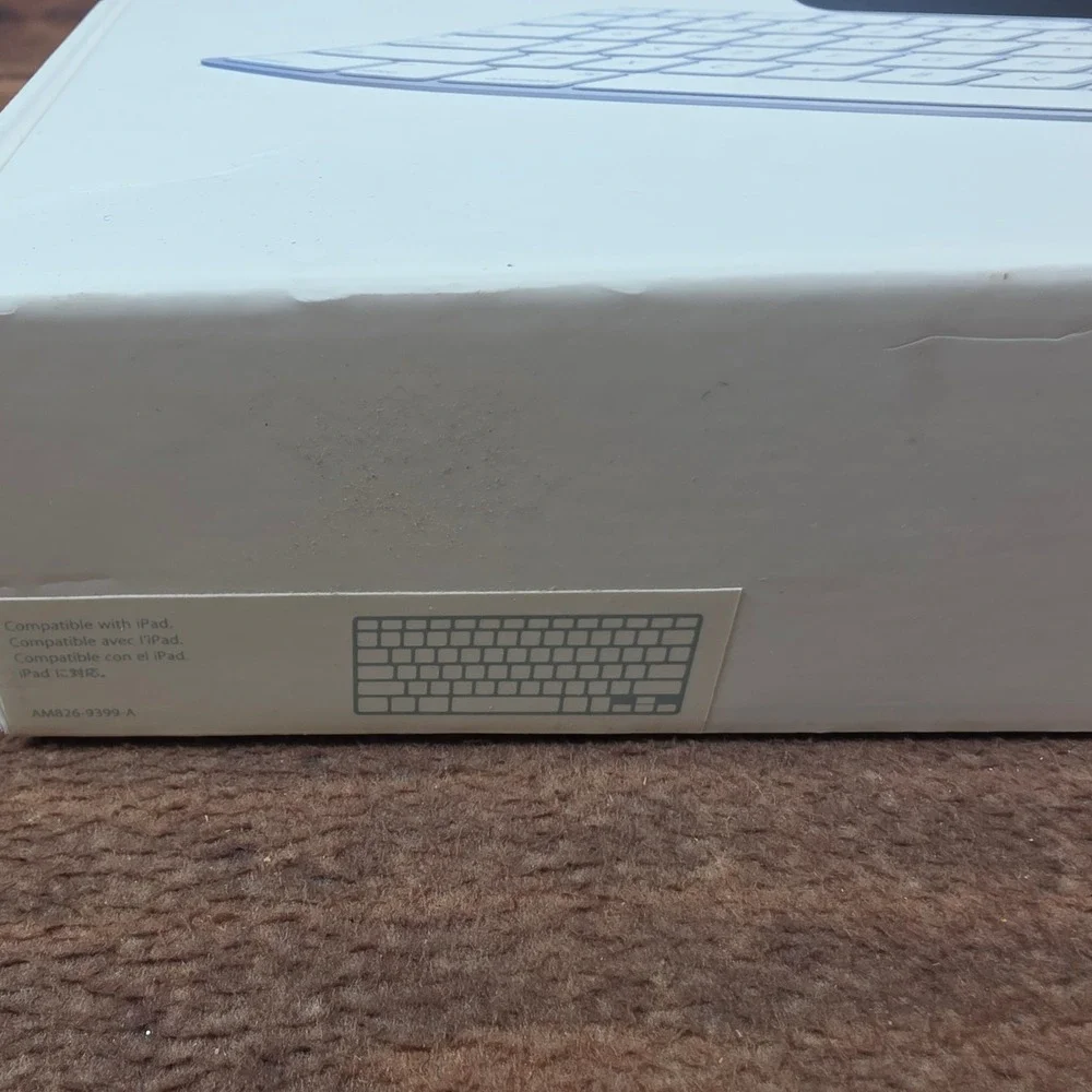Apple iPad Keyboard Dock A1359 White Silver Good 30-Pin Connector MC359LL/A